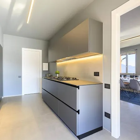 Sleeps 10 Pool Wifi Vila Stresa