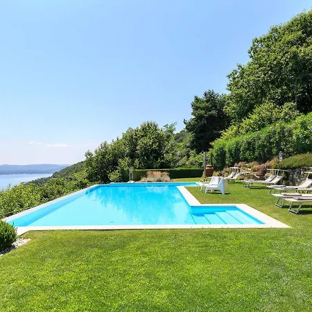 Sleeps 10 Pool Wifi Vila Stresa