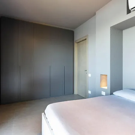 Sleeps 10 Pool Wifi Stresa
